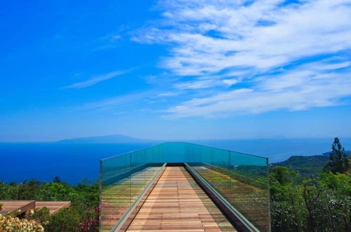 伊豆高原 温泉付別荘 Isana Mountain Villa Futo エクステリア 写真